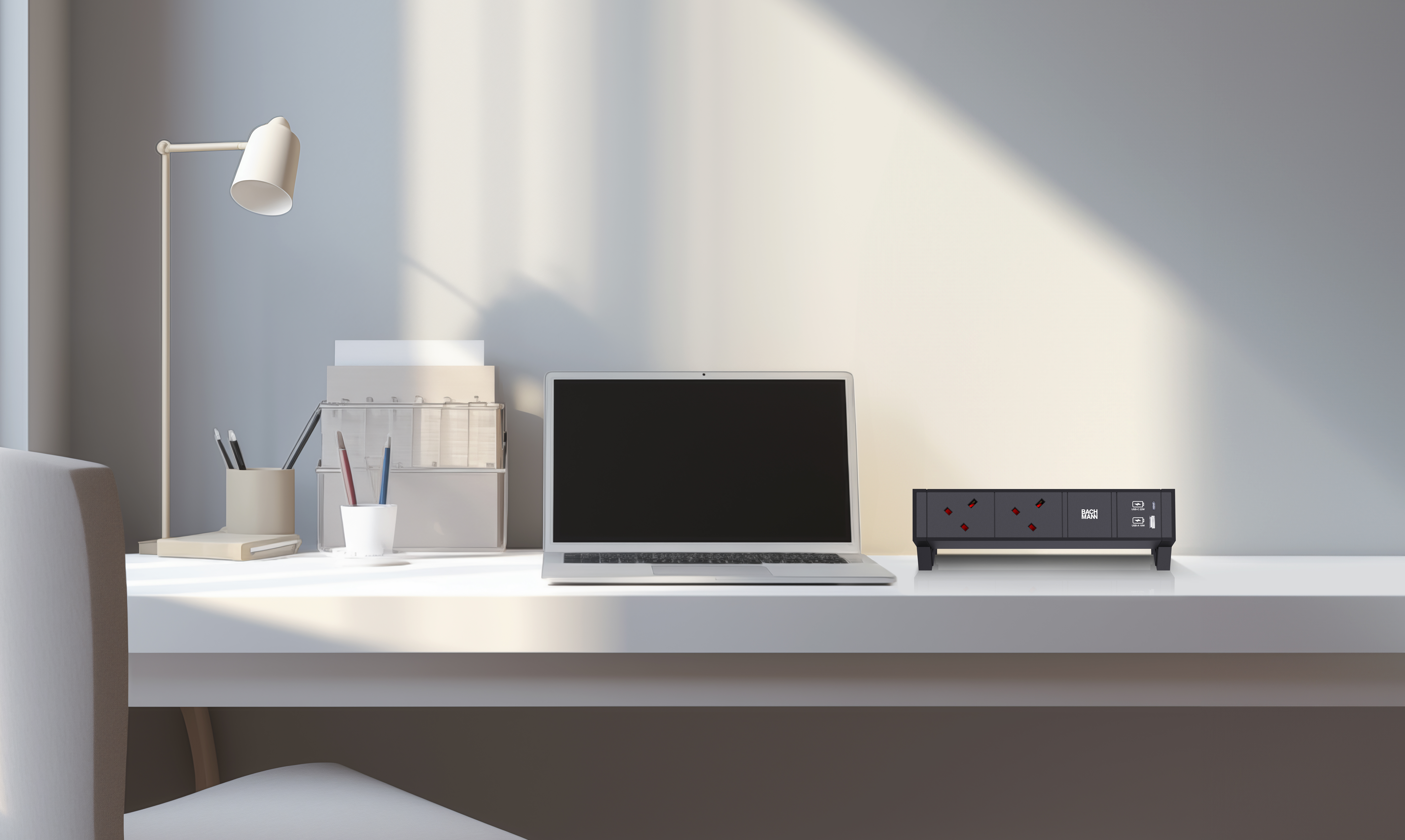 BACHMANN_DESK2_Pure Black_2xUK_USB_A+C_White_DeskTop