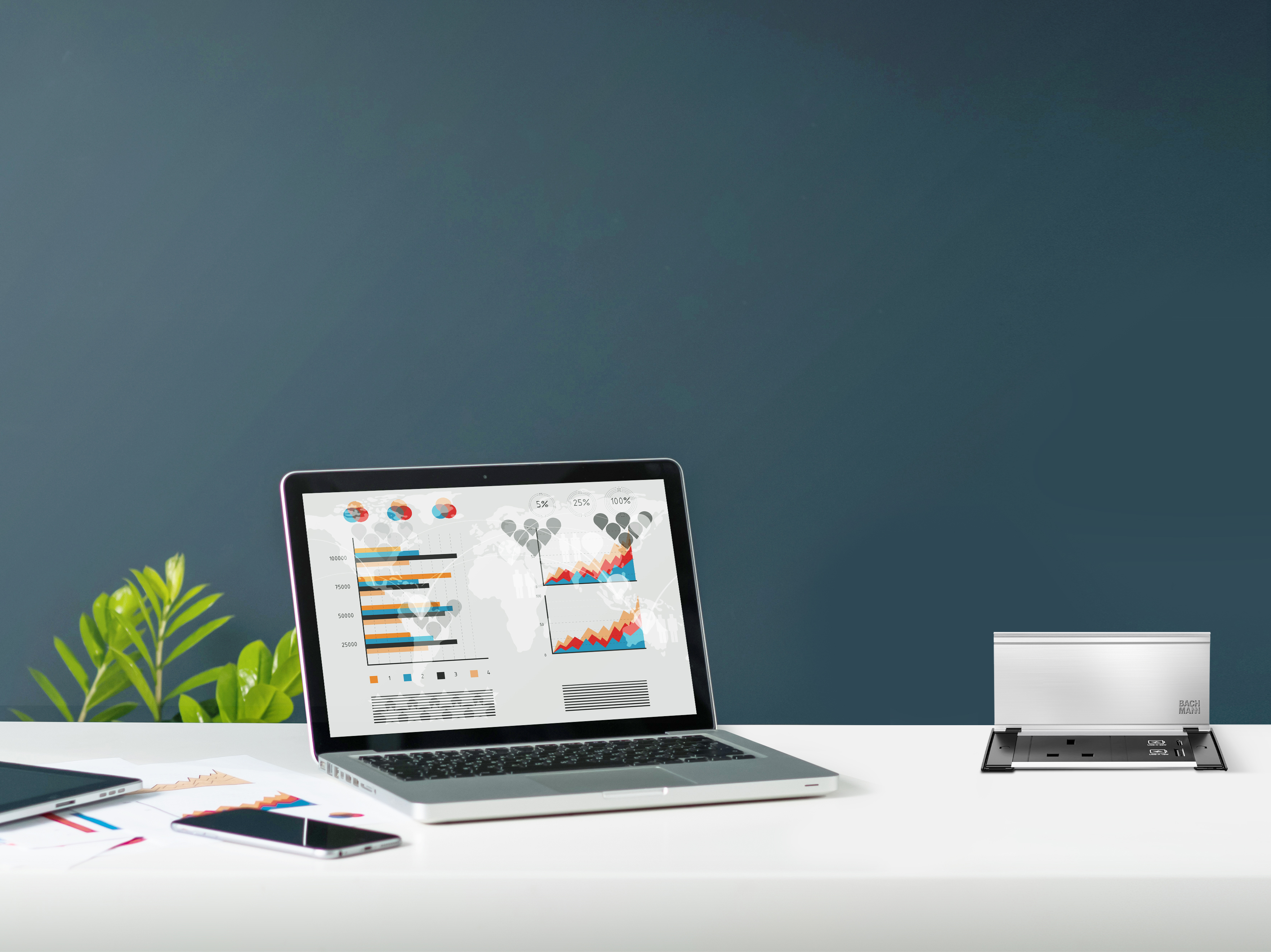 BACHMANN_KAPSA_2way_1xUK_USB_A+C_Aluminum_Lounge_Workstation