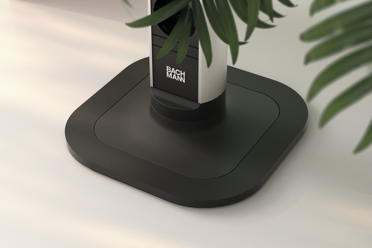 00_POLE_Closeup_floor